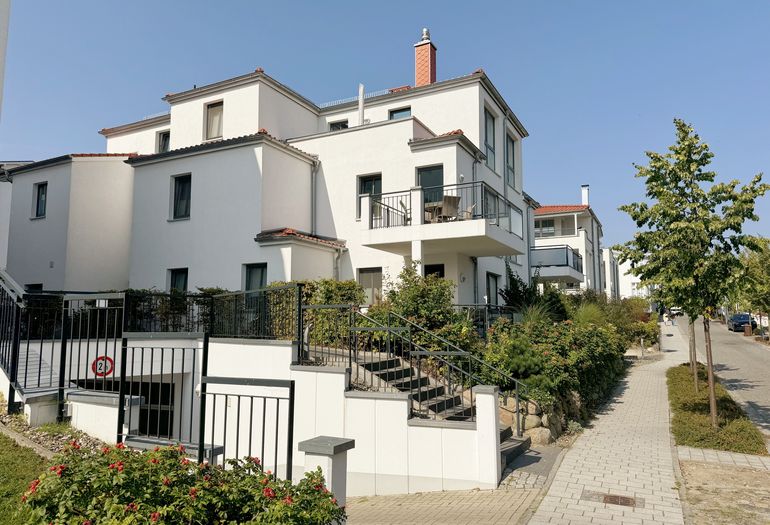 Villa Anni -Zufahrt zur Tiefgarage
