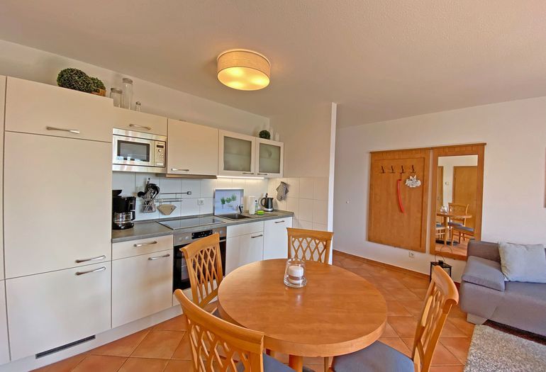 Küchenbereich mit Backofen