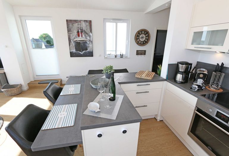 Esstisch als Bar gestaltet