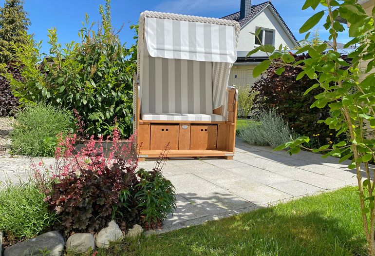 2. Terrasse mit Strandkorb