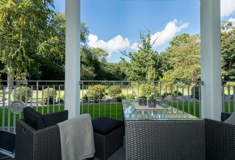 bestuhlte Terrasse in ruhiger Lage