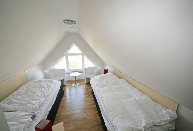 Schlafzimmer mit 2 Einzelbetten