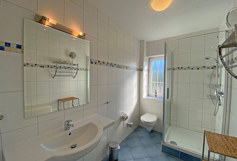 Badezimmer mit Waschbecken