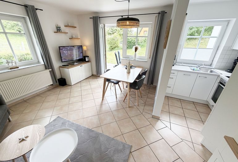 Dünenhaus Göhren Whg. 01 - Wohnzimmer Dünenhaus Göhren Whg. 01 - Wohnzimmer