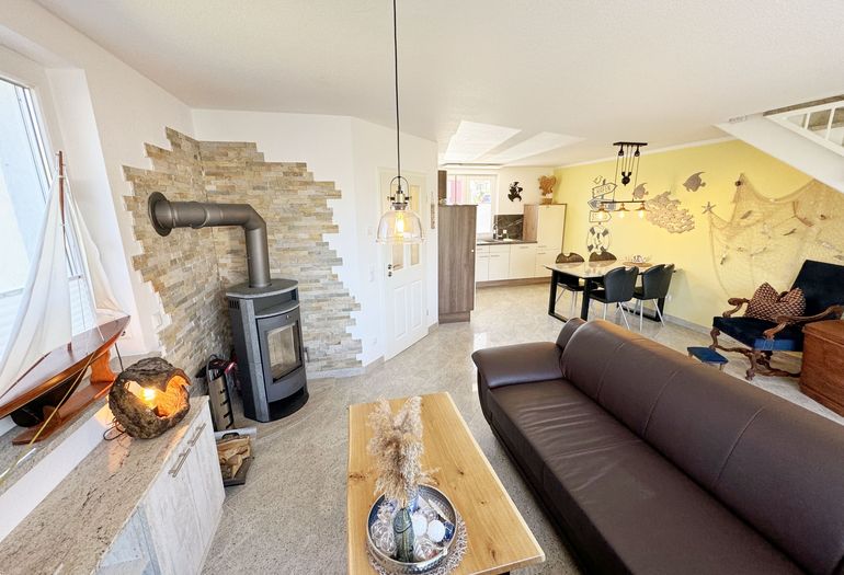 Kamin sorgt für zusätzliche Wärme