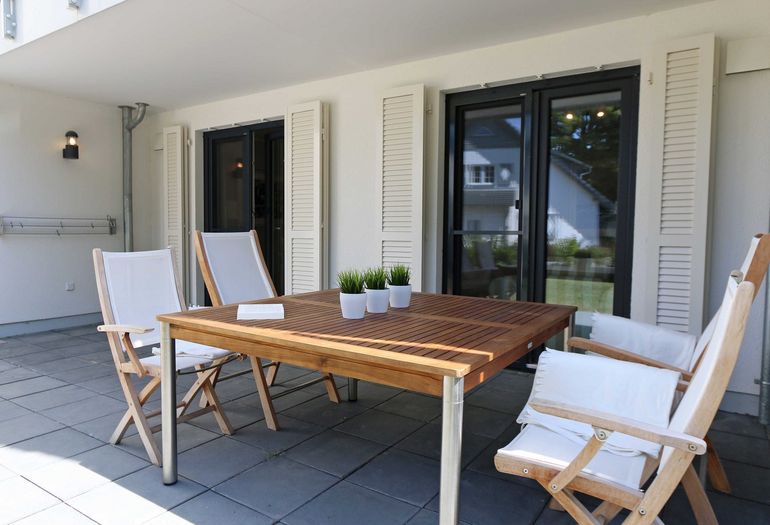 bestuhlte Terrasse in ruhiger Lage