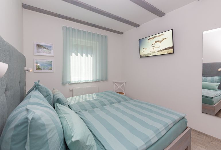 Schlafzimmer mit TV