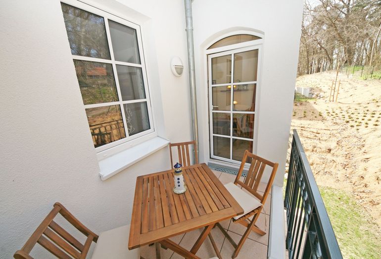 bestuhlter Balkon