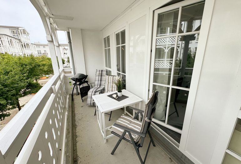 bestuhlter Balkon