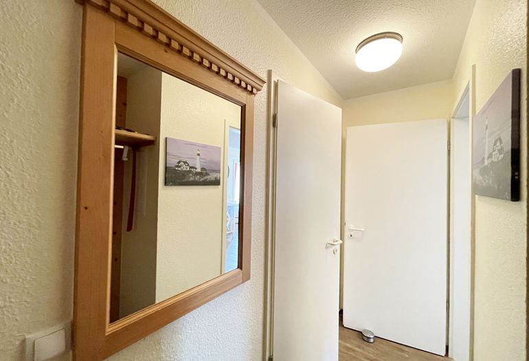 Flur mit Spiegel Flur mit Spiegel