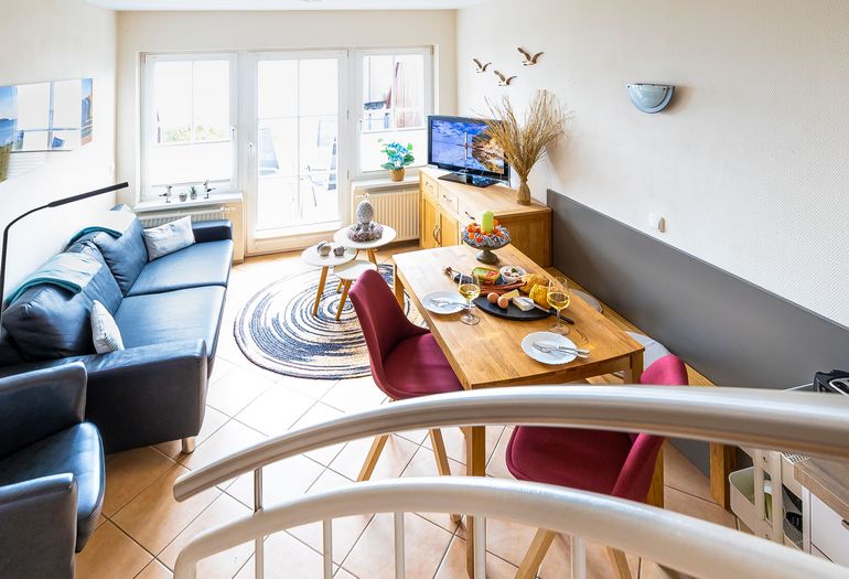 Blick von der Treppe zum Wohnzimmer