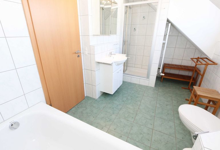 Badezimmer mit Dusche Badezimmer mit Dusche