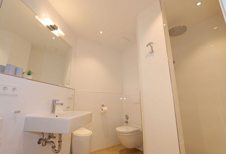 Badezimmer mit Dusche