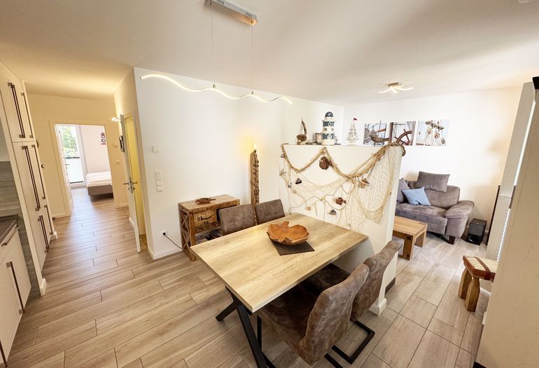 kombinierter Wohn-/Koch-/Essbereich