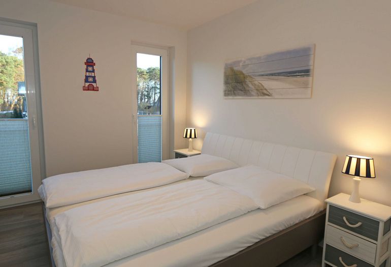 1. Schlafzimmer mit Doppelbett 1. Schlafzimmer mit Doppelbett