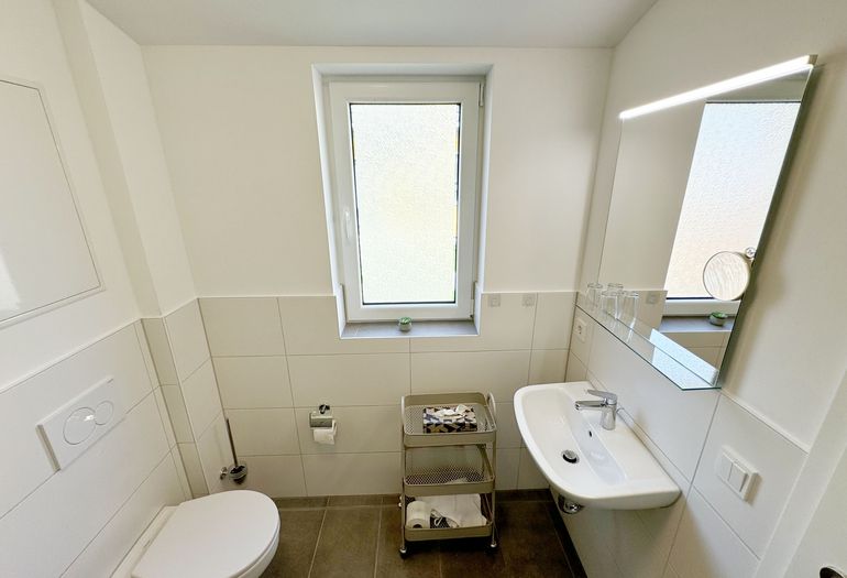 gefliestes Badezimmer gefliestes Badezimmer