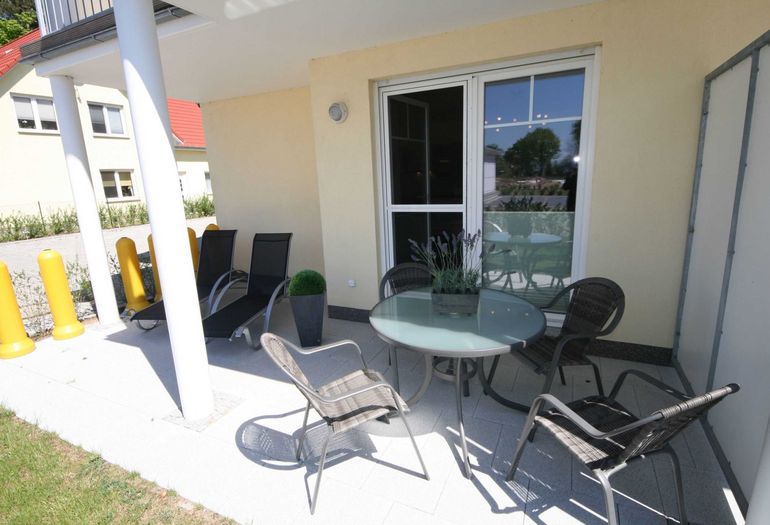 Terrasse mit Bestuhlung