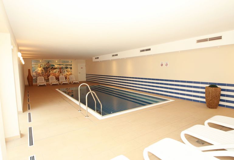 Wellnessbereich mit Pool Wellnessbereich mit Pool