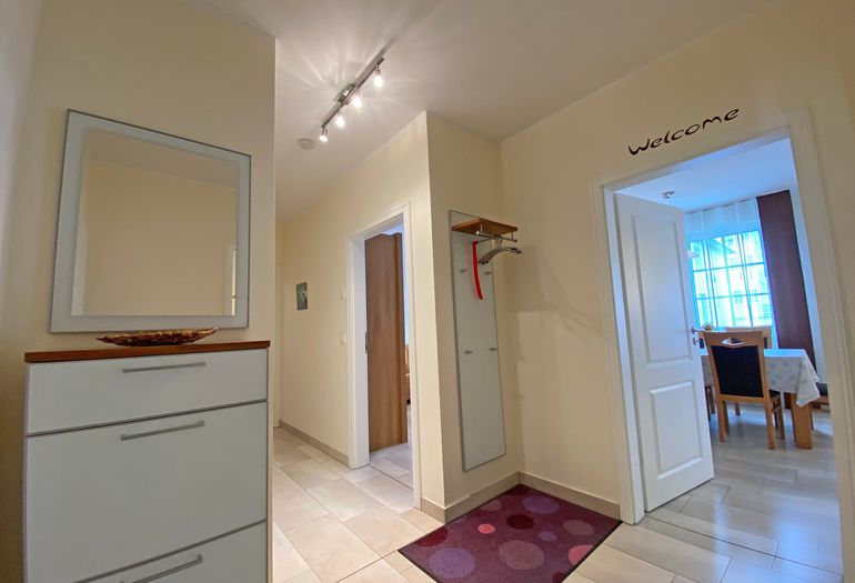 Flurbereich mit Garderobe Flurbereich mit Garderobe