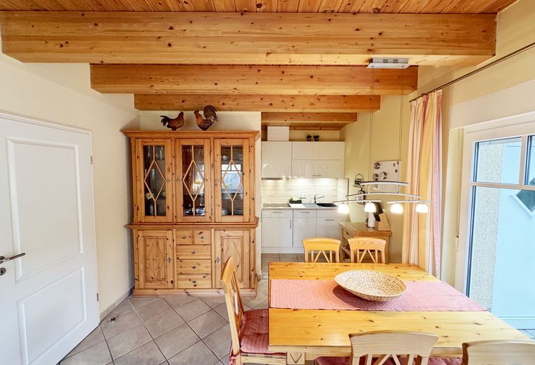 Essecke mit Küchenbuffet