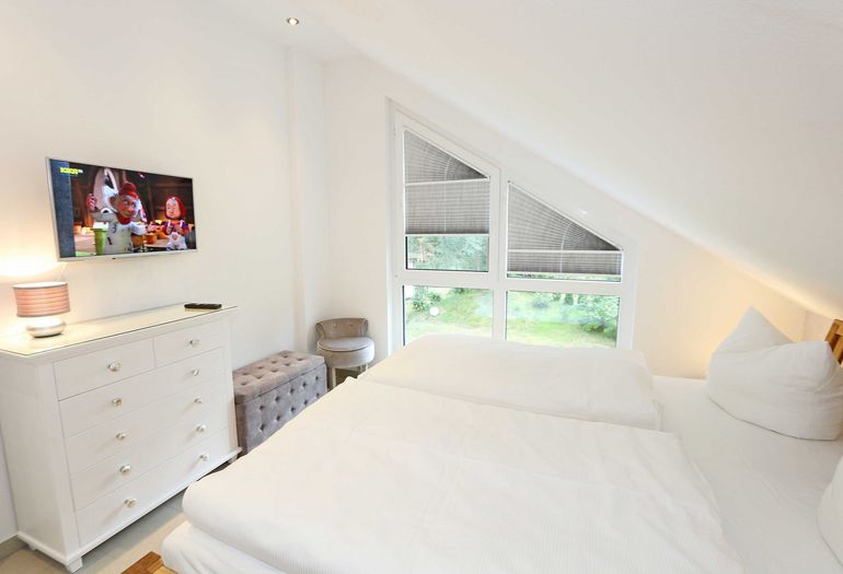 2. Schlafzimmer mit TV 2. Schlafzimmer mit TV