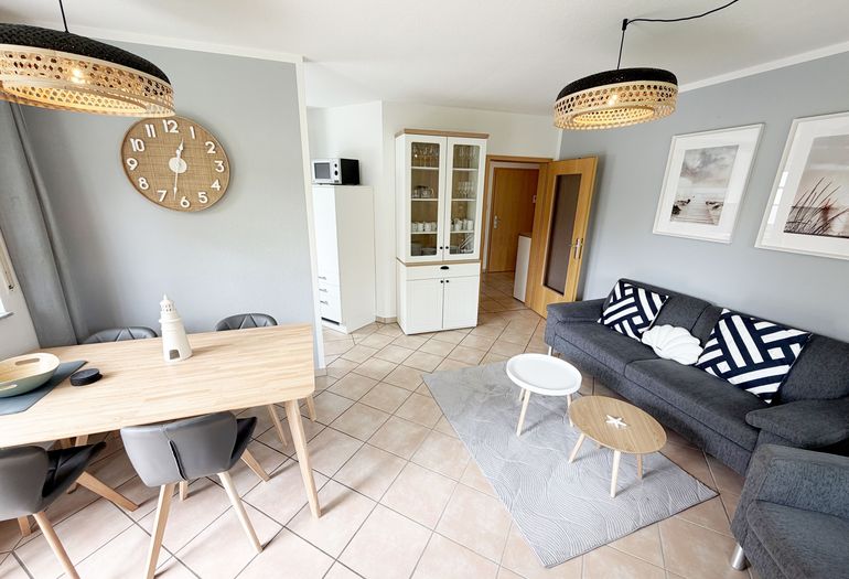 Dünenhaus Göhren Whg. 01 - Wohnzimmer Dünenhaus Göhren Whg. 01 - Wohnzimmer