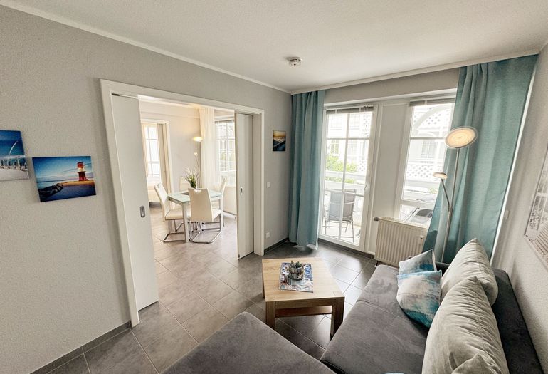 Wohnbereich mit Zugang zum Essbereich Wohnbereich mit Zugang zum Essbereich