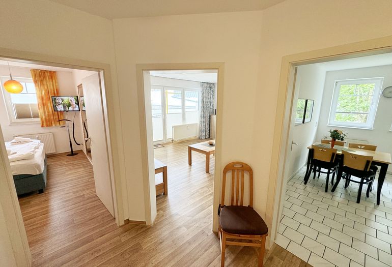 Villa Störtebeker Whg. 05 - Blick vom Flur in die Räumlichkeiten