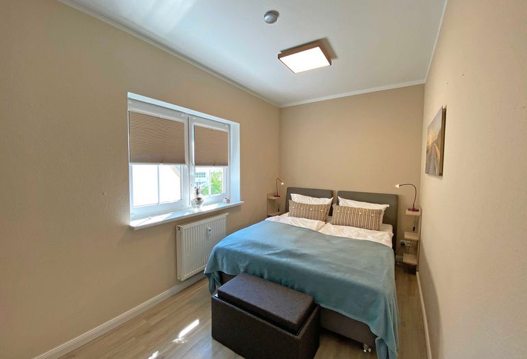 2. Schlafzimmer mit Doppelbett