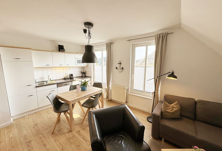 heller Wohn-/Essbereich