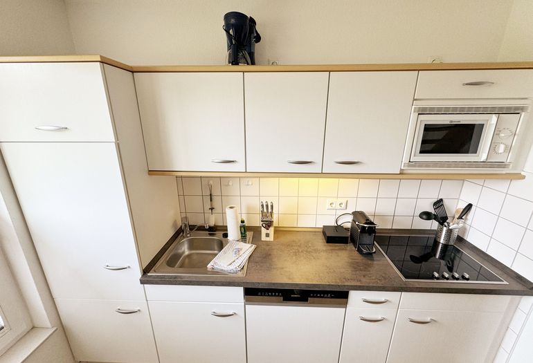 Küchenzeile mit Geschirrspüler