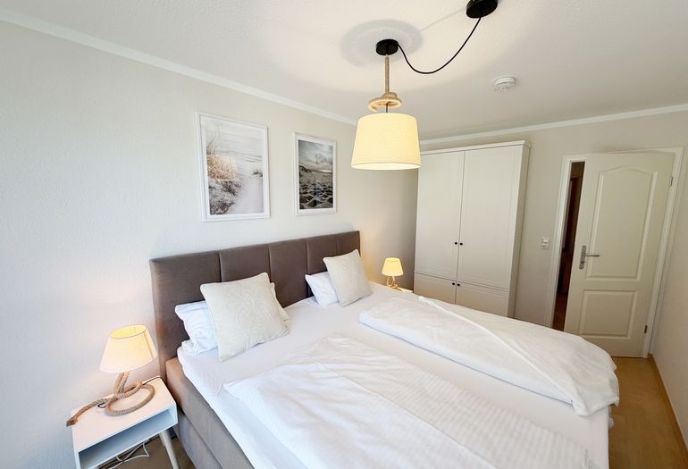 2. Schlafzimmer