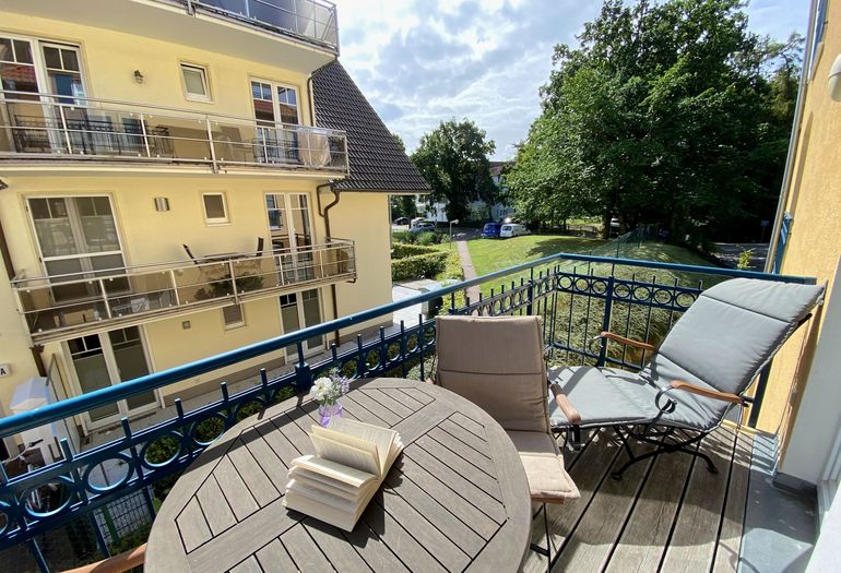 Kurparkresidenz Baabe Whg. 08 - Balkon zur Seite Kurparkresidenz Baabe Whg. 08 - Balkon zur Seite