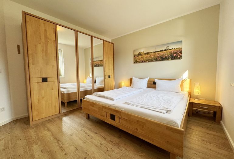 1. Schlafzimmer mit Doppelbett