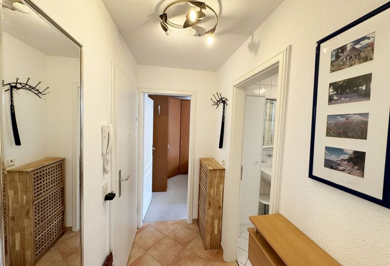 Flurbereich mit Blick zum Schlafzimmer