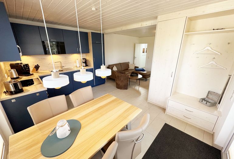 Wohn-Essbereich mit Garderobe