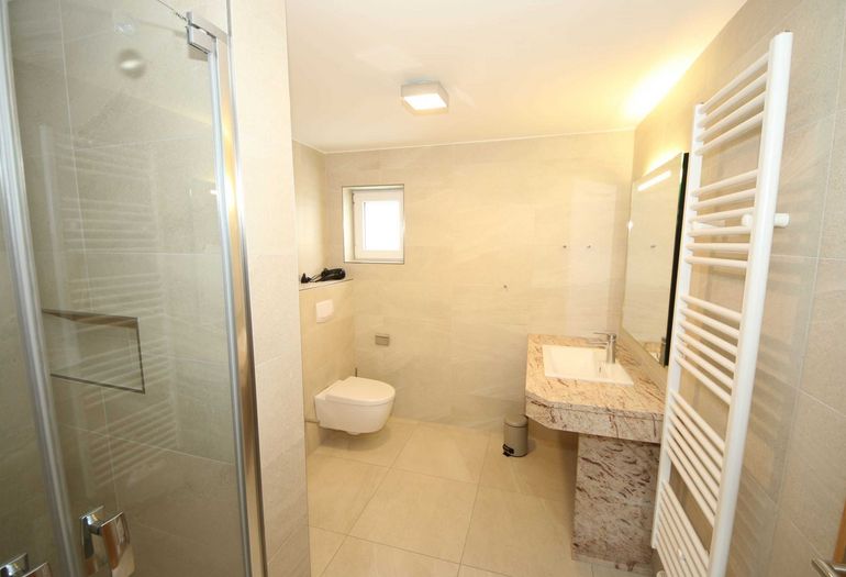 Badezimmer mit WC Badezimmer mit WC