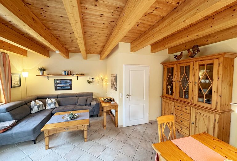 großzügiger Wohnbereich großzügiger Wohnbereich