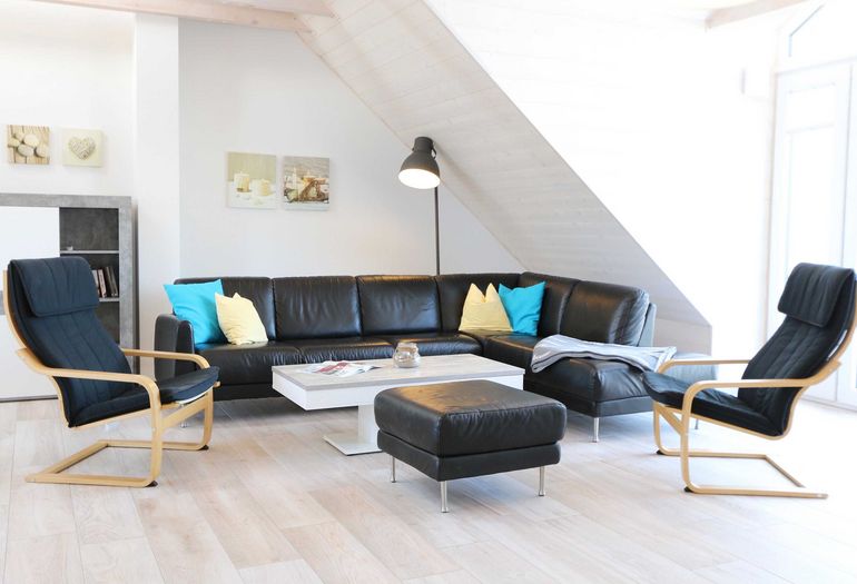 große Couch mit Relax Sesseln