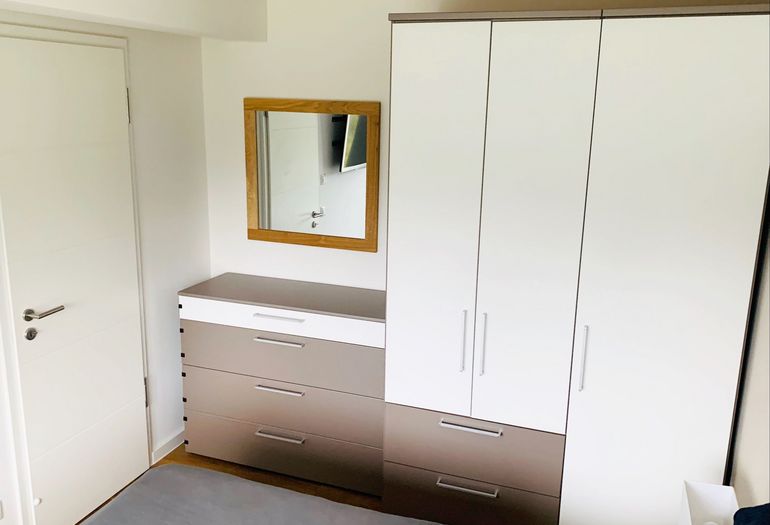 1. Schlafzimmer mit Kleiderschrank 1. Schlafzimmer mit Kleiderschrank