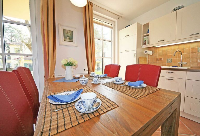 Esstisch für gemeinsames Essen Esstisch für gemeinsames Essen