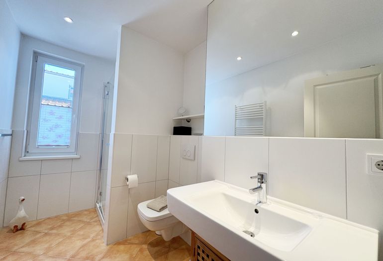 Badezimmer mit Dusche