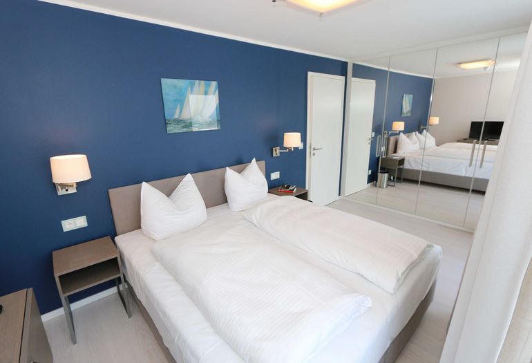 1. Schlafzimmer mit großem Kleiderschrank 1. Schlafzimmer mit großem Kleiderschrank