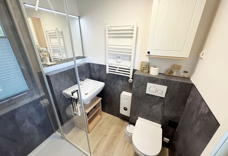 Tageslicht Badezimmer mit WC Tageslicht Badezimmer mit WC