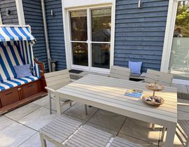 Ferienhaus Blaue Welle mit Terrasse