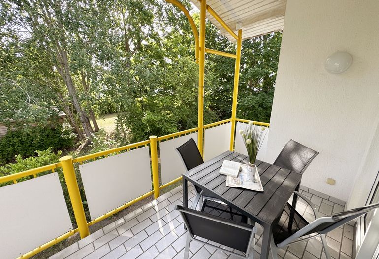 Balkon mit Bestuhlung