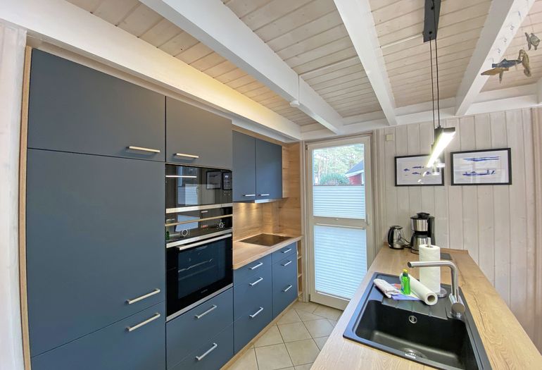 moderne Küchenzeile mit allem was benötigt wird moderne Küchenzeile mit allem was benötigt wird