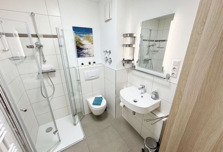 Badezimmer mit Dusche