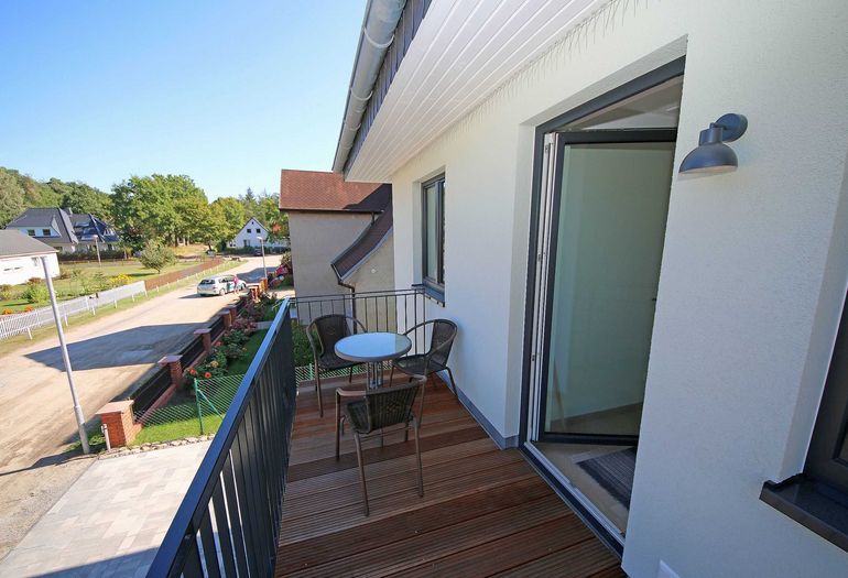 Balkon zur Straße