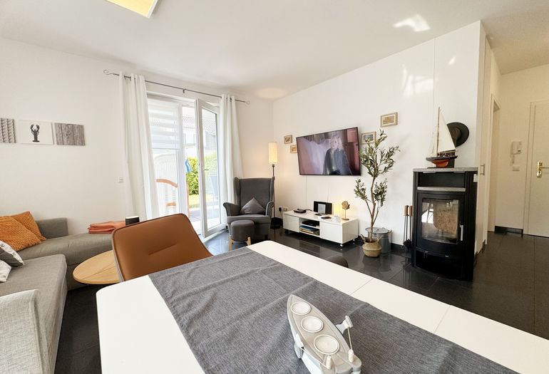 gemütlicher Wohnbereich mit Couch gemütlicher Wohnbereich mit Couch